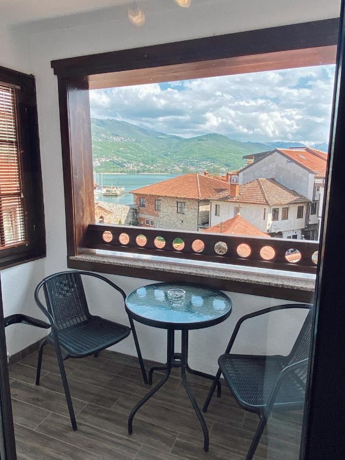 Villa Sapkar Lake View 오흐리드 외부 사진
