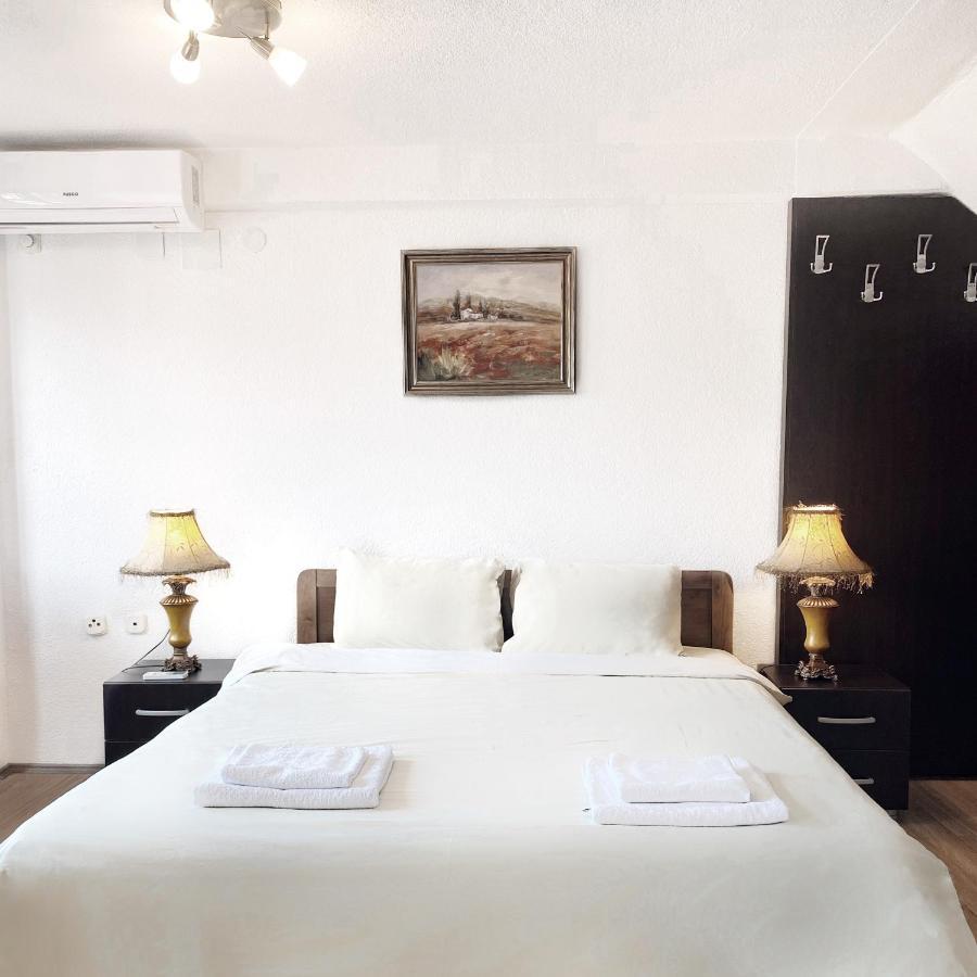 Villa Sapkar Lake View 오흐리드 외부 사진